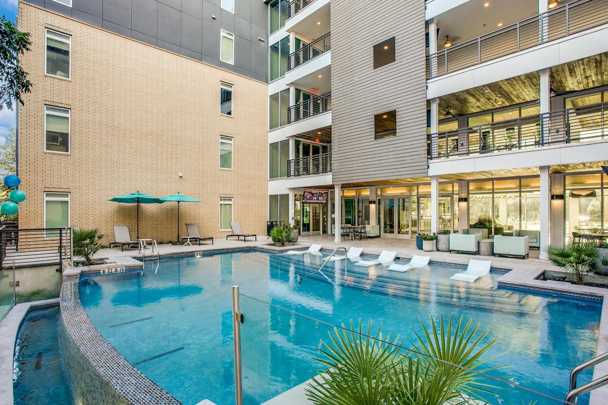 Lush Downtown Condo On Riverwalk W King Ste, Free Parking, Pet Friendly, Centrally Located On Riverwalk 圣安东尼奥 外观 照片