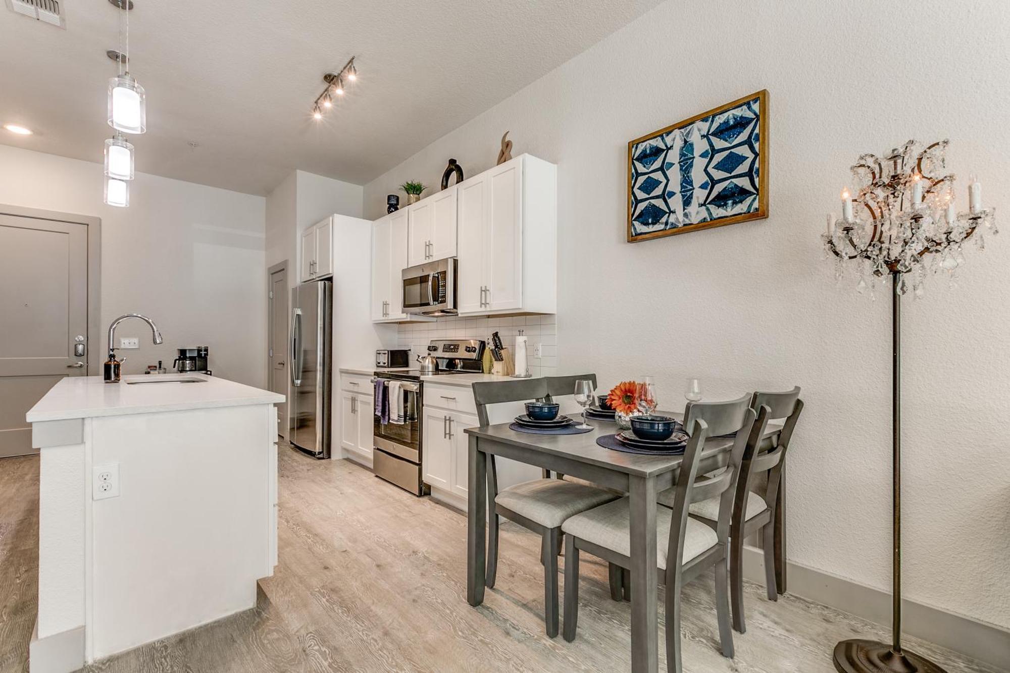 Lush Downtown Condo On Riverwalk W King Ste, Free Parking, Pet Friendly, Centrally Located On Riverwalk 圣安东尼奥 外观 照片