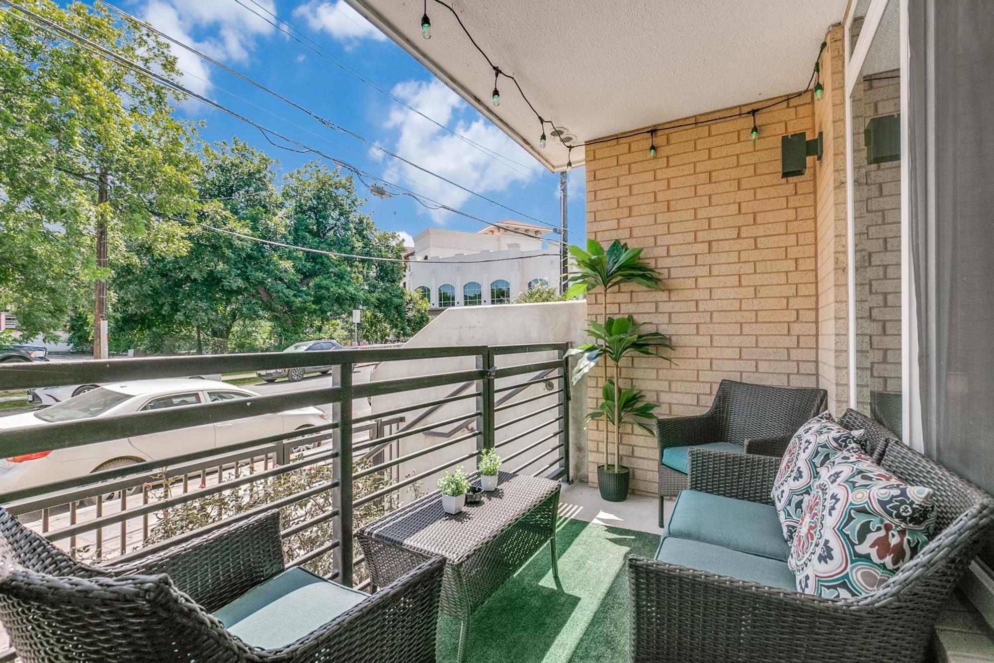 Lush Downtown Condo On Riverwalk W King Ste, Free Parking, Pet Friendly, Centrally Located On Riverwalk 圣安东尼奥 外观 照片
