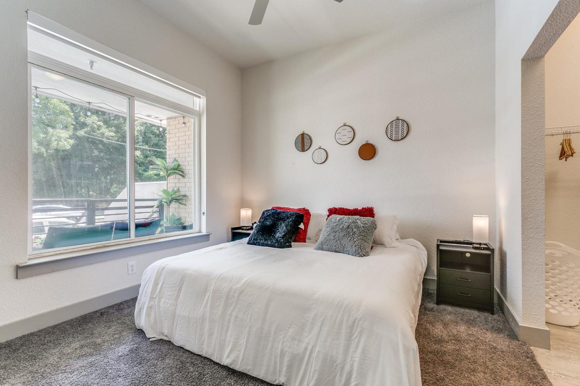Lush Downtown Condo On Riverwalk W King Ste, Free Parking, Pet Friendly, Centrally Located On Riverwalk 圣安东尼奥 外观 照片